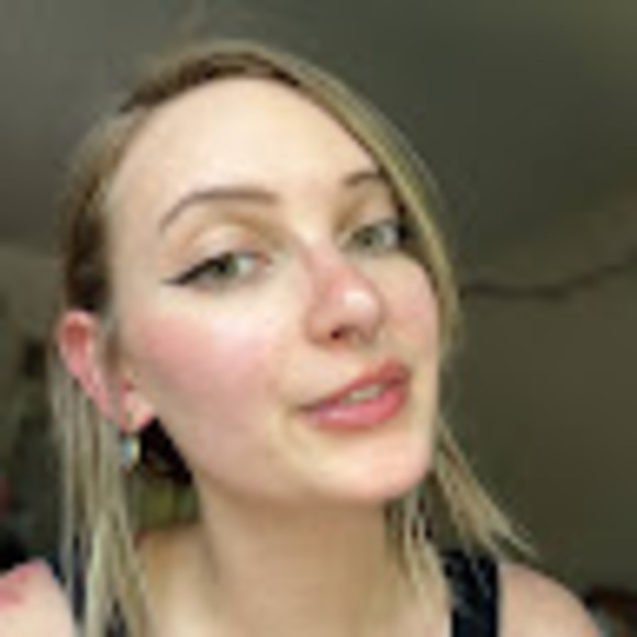 Meet your Posher, Mackenzie - Picture 1 of 1